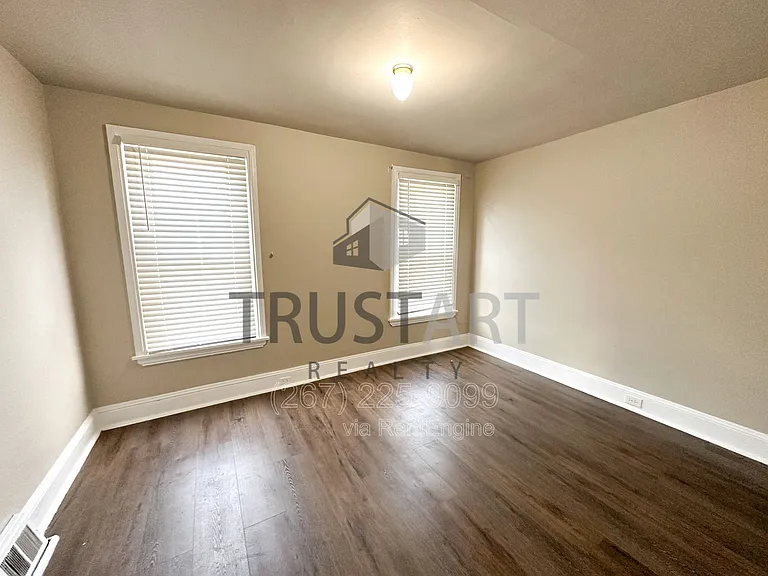3885 Manor St #1 — Photo 13