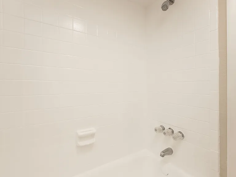 Oasis Club Apartments — Photo 30