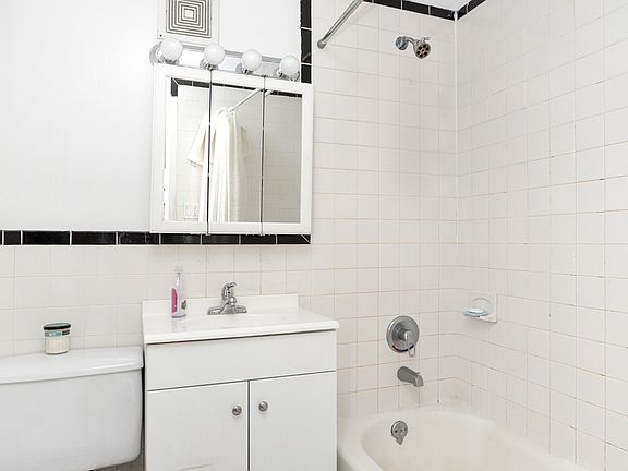 4th image of 652 E 6th St APT 3A