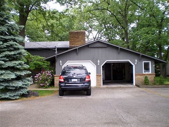 Single car heated Garage Space