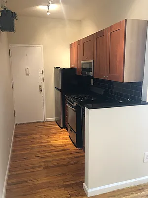 Rented by Karten Real Estate Services LLC | media 1