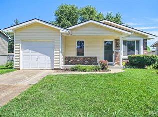 733 Mediterranean Dr, Florissant, MO 63031