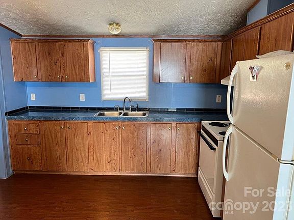4th image of 1123 McRee Heights Cir