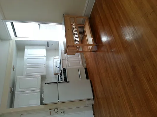 Rented by Helen Tsagaris, LREB | media 1