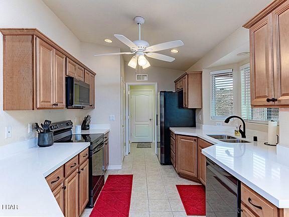 3rd image of 2552 Ascot Dr