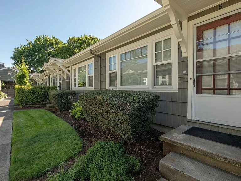 2310 NE Weidler St — Photo 5