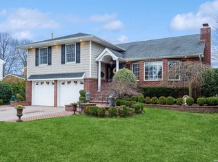 198 Whitehall Blvd, Garden City, NY 11530