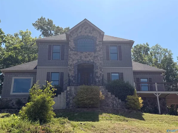 2032 Hualapai Ln, Guntersville, AL 35976