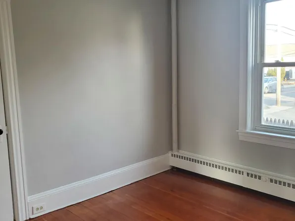 754 Weeden St Floor 1, Pawtucket, RI 02860