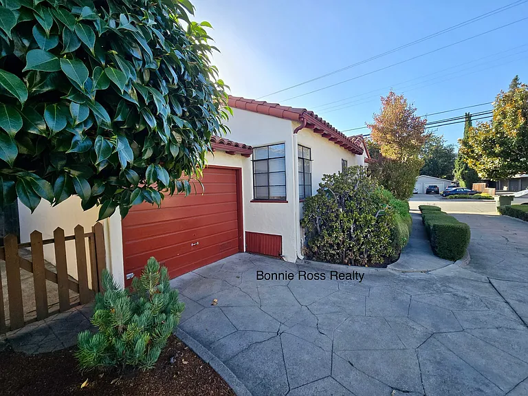 77 Dutton Ave — Photo 2