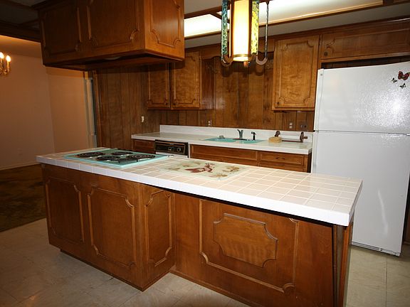 4th image of 601 W Clark St