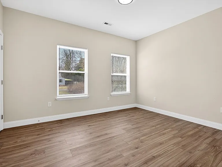 1445 Stuart Ave NW — Photo 9