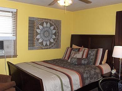 4th image of 1010 S 16th St APT 4