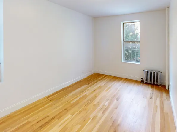 811 Walton Avenue image 6 of 9