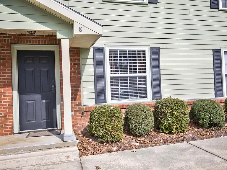 226 Columbia Dr #14 — Photo 3