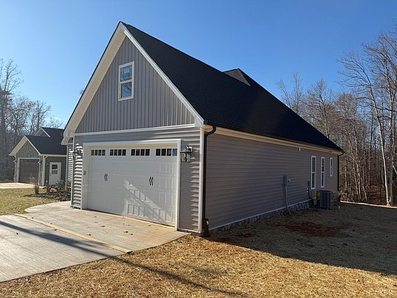 2nd image of 182 Hickory Cove Ln