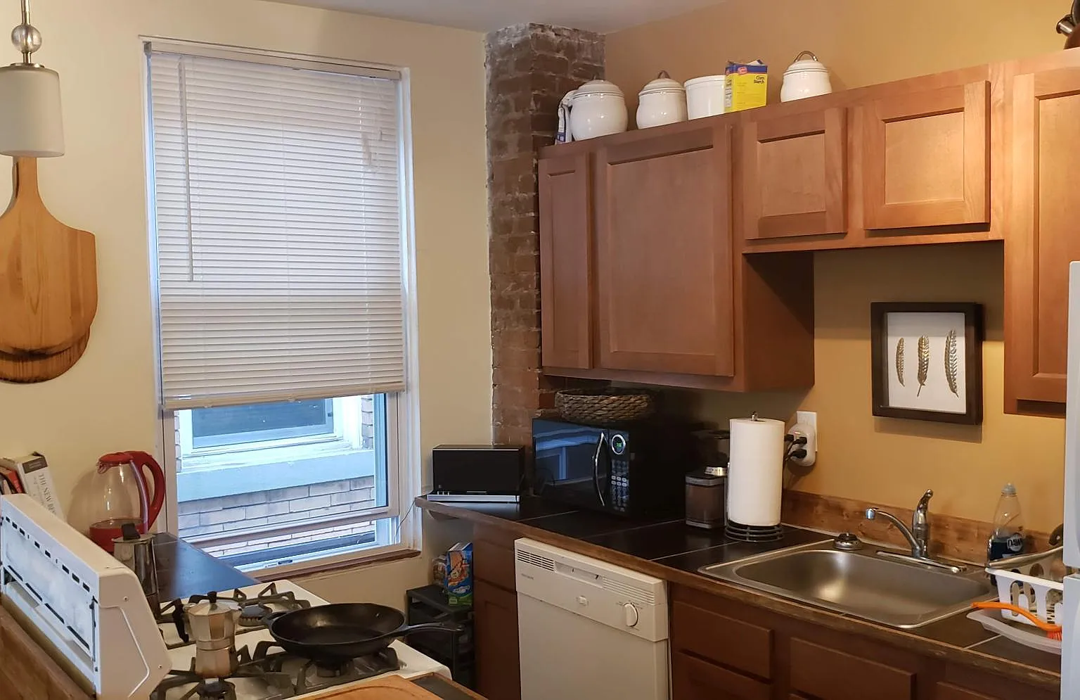 3 bed, 1300 sqft, $1,900 — Photo 3