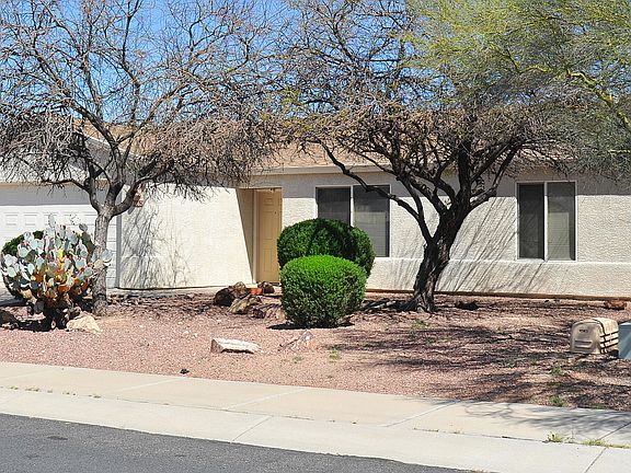 3rd image of 8662 N Silver Moon Way