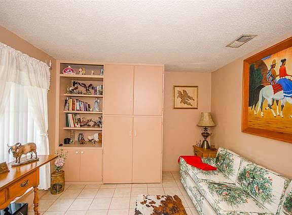 4th image of 512 Kelley Dr