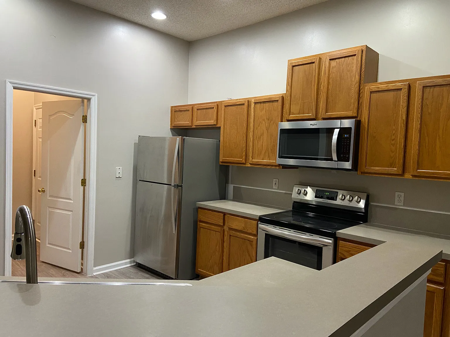 4 bed, 1843 sqft, $2,145 — Photo 3