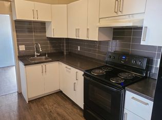 1574 Logan Ave #2, Winnipeg, MB R3E1S3