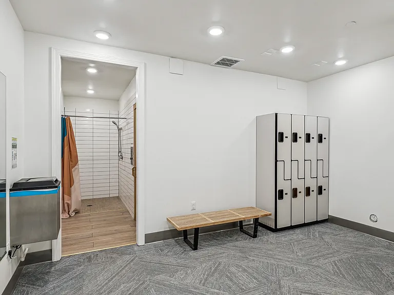 High Street View Luxury Apartments — Photo 12