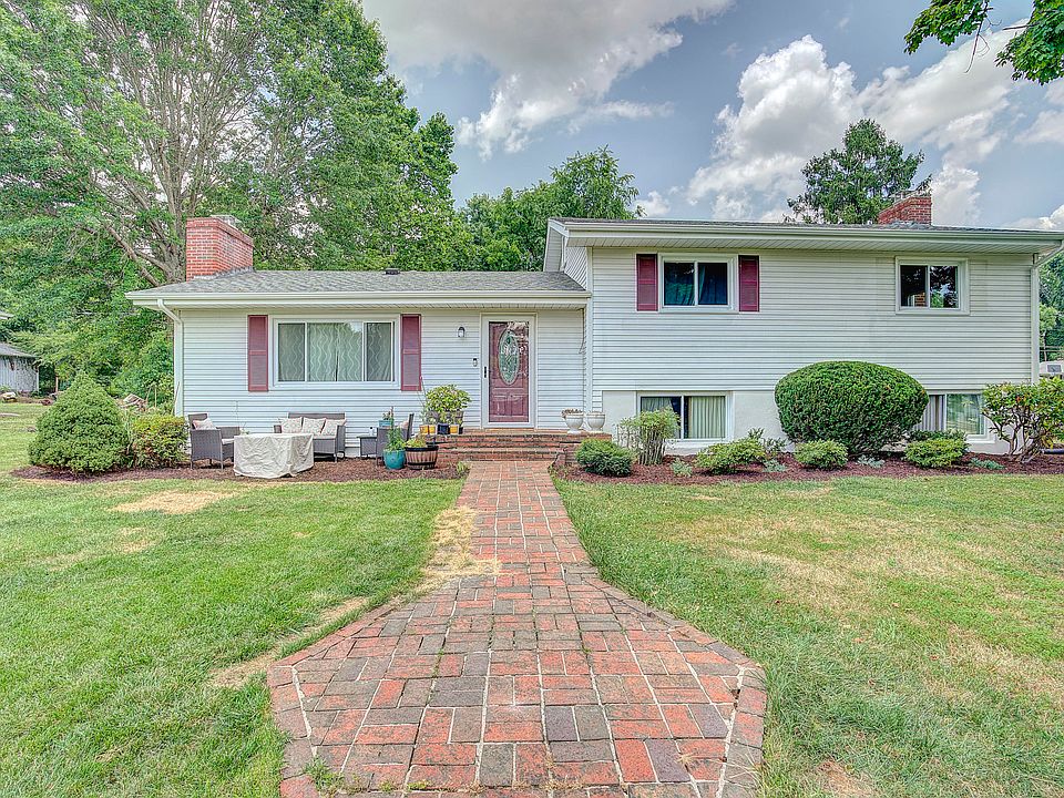 1st image of 109 Carolyn Cir