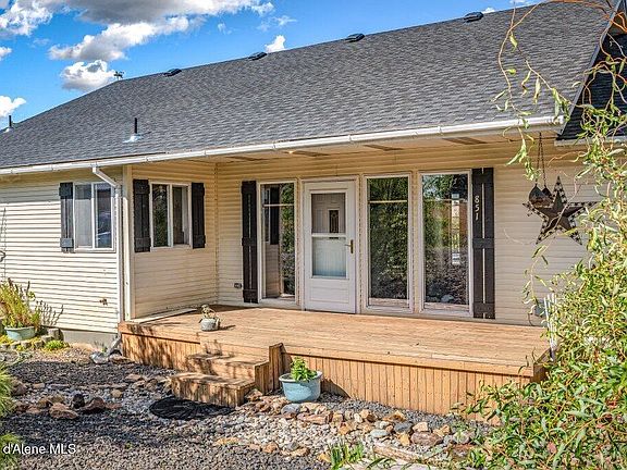 4th image of 851 A St