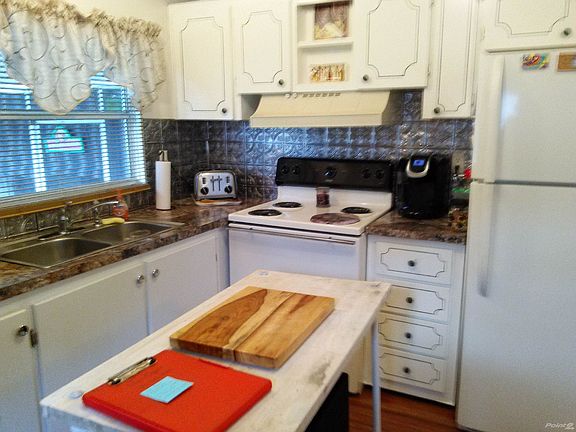 CI 194 kitchen2