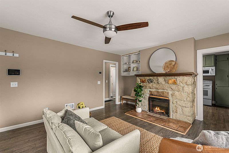 3rd image of 1357 Monitor Street