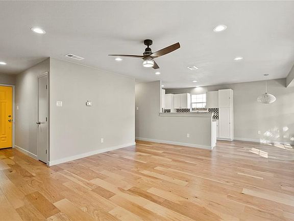 3rd image of 5511 Burgundy Dr