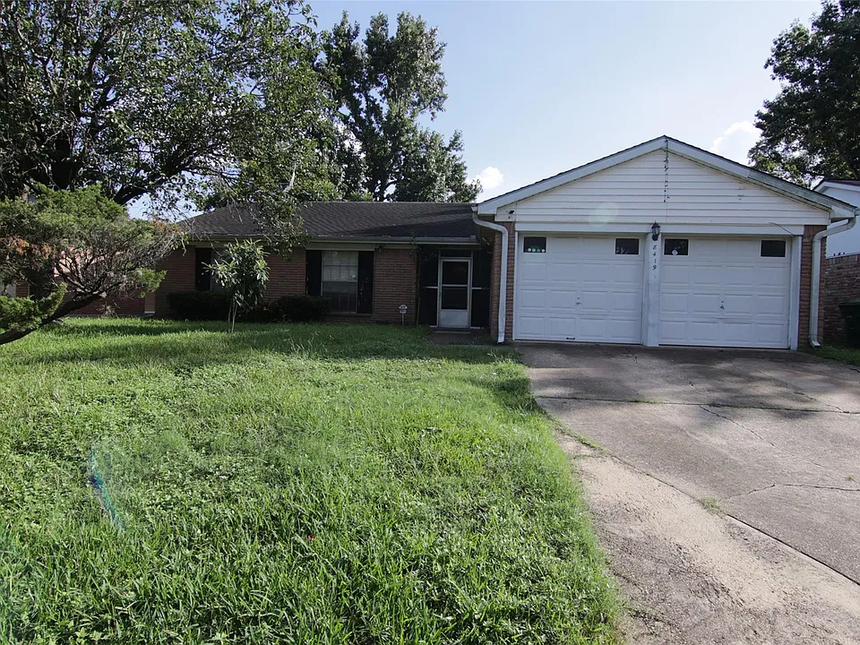 8419 Roos Rd