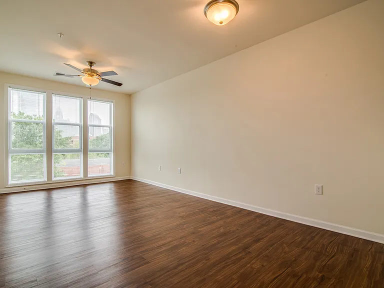 Catherine 36 Apartments — Photo 35