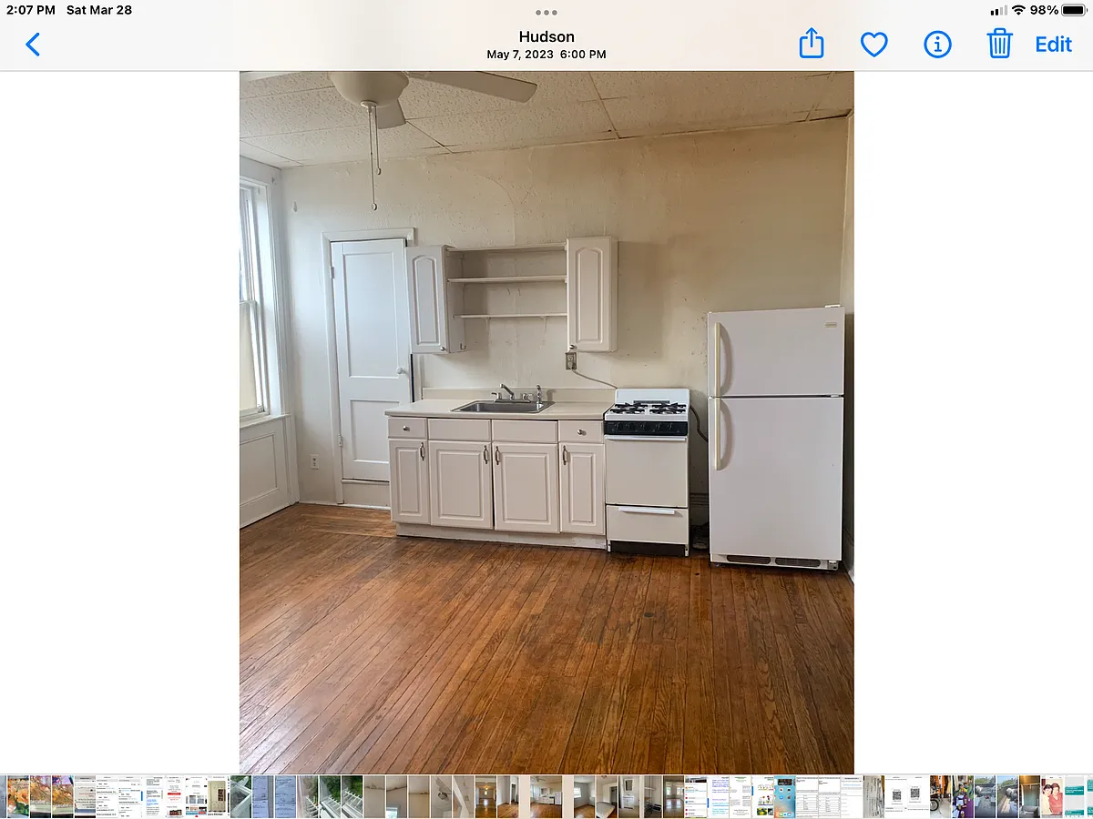 Building Photo - 409 Warren St #2