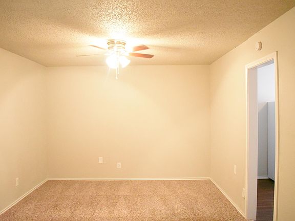 2nd image of 1606 Elkhart Ave APT 46