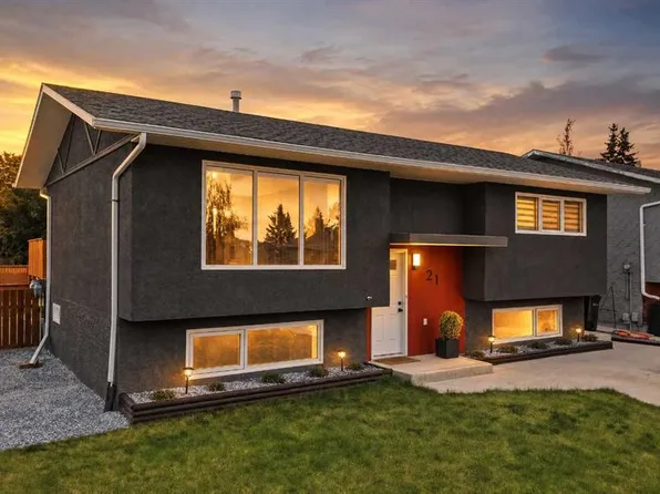 21 W Parkland Dr, Sylvan Lake, AB T4S 1J5