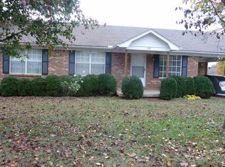 132 Hedgewood Dr, Lexington, TN 38351