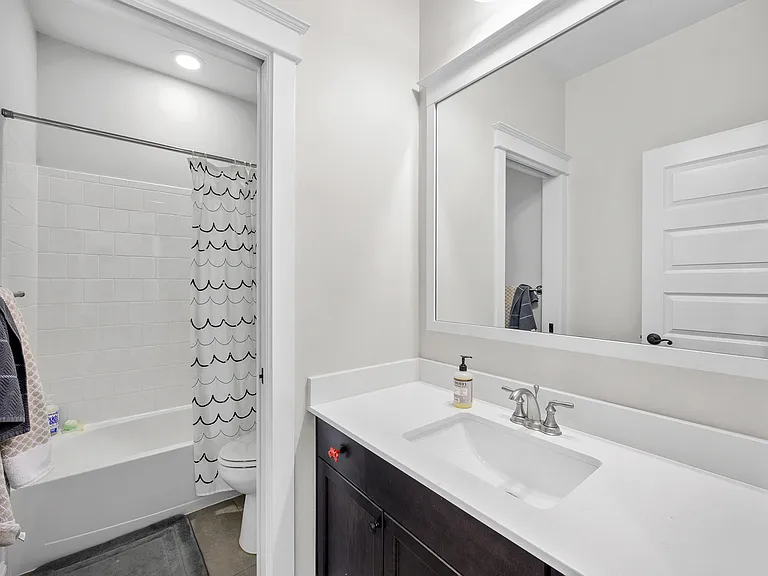 6063 Chester Way — Photo 17