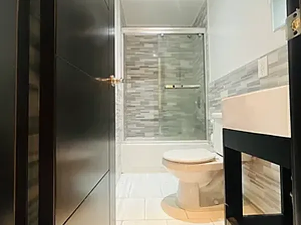 10 Manhattan Avenue image 5 of 5