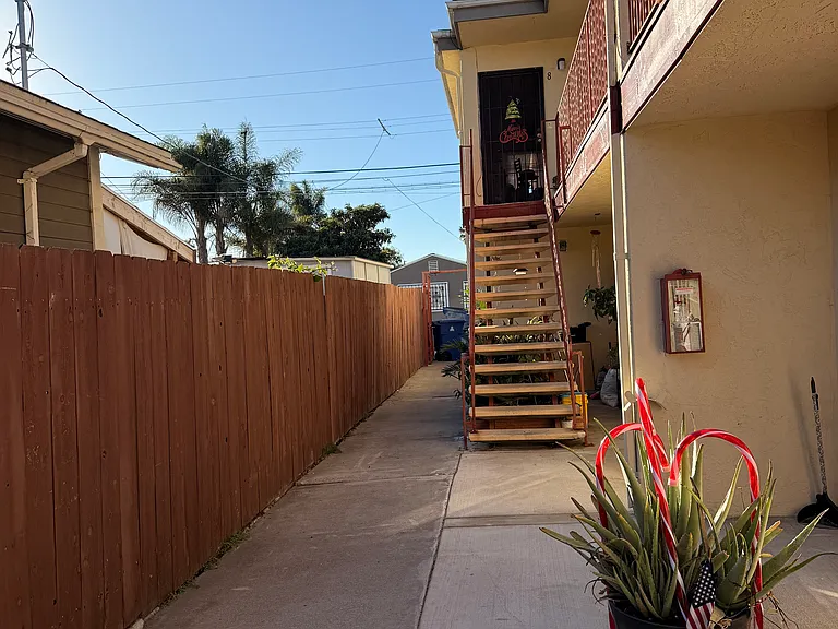 3662 Van Dyke Ave #7 — Photo 8
