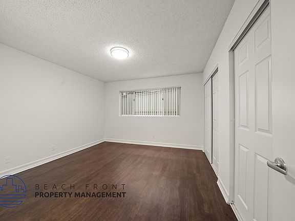 5th image of 722 S Broadway #60564762