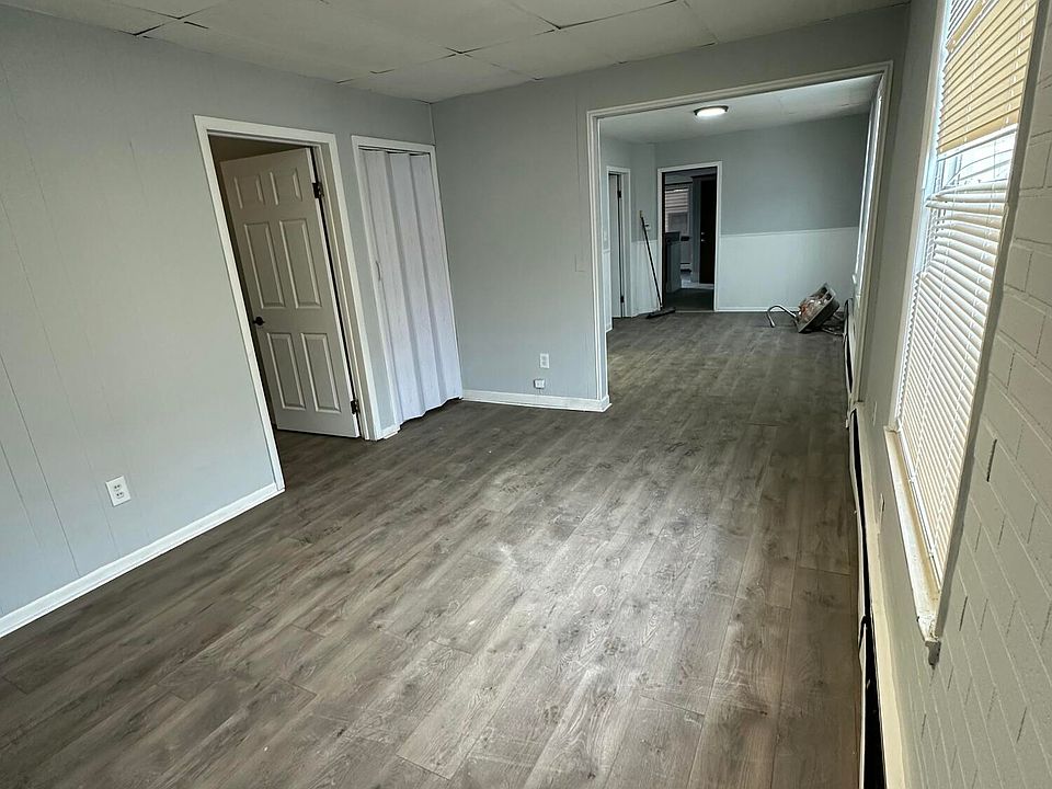 26 E Cicotte St, photo 3