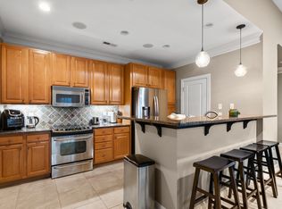 104 Sunset Dr, Greensboro, NC 27408