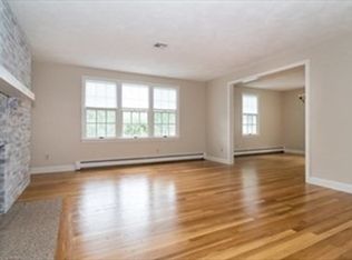 10 Everett St APT B, Wellesley, MA 02482