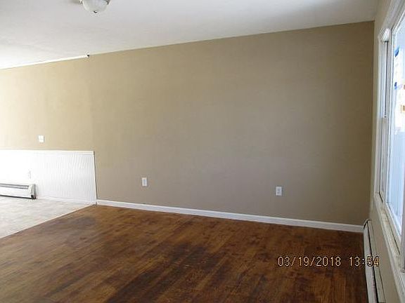 5th image of 10 Patricia Ln