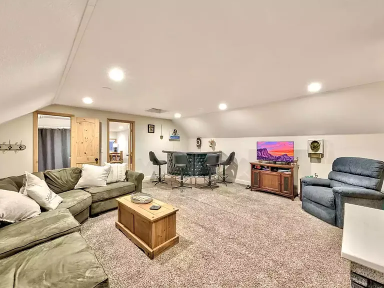 1640 Apache Ave — Photo 18