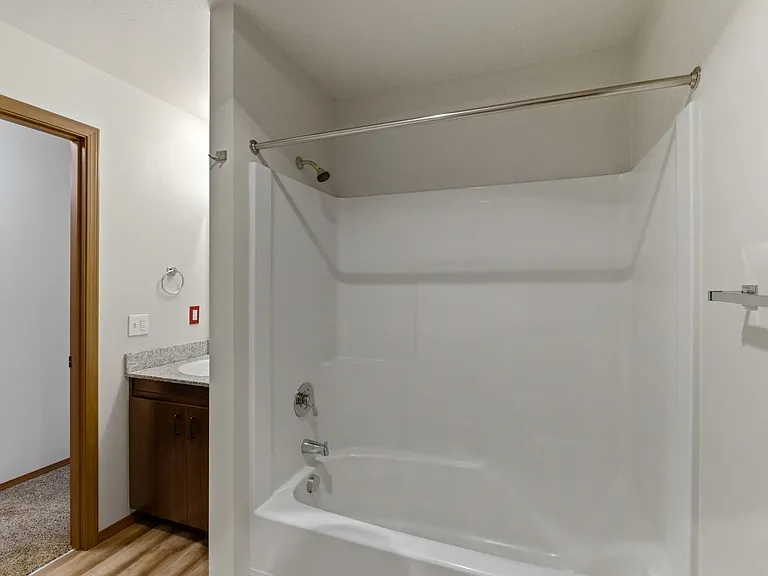 Oak Springs Apartments — Photo 44