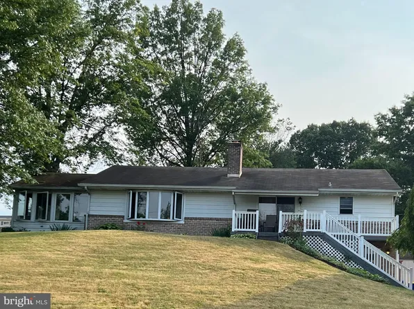 717 Old Line Rd, Manheim, PA 17545