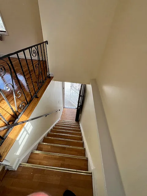 3 bed, 1320 sqft, $3,753 — Photo 3