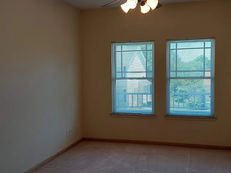 2329 Bristol Dr #102 — Photo 10